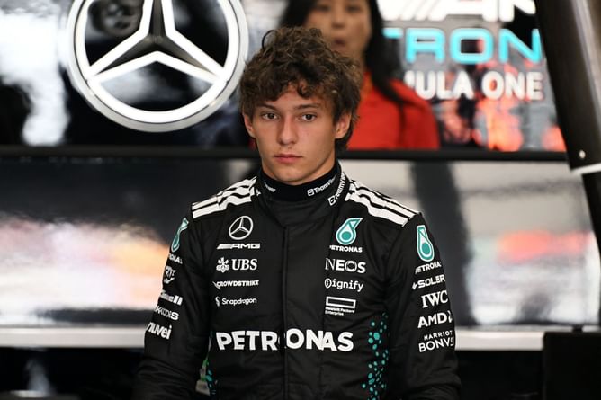“Maybe F1 is just too much for him”: Kimi Antonelli’ faces Jacques Villeneuve's wrath after Leclerc incident