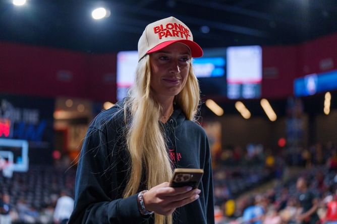 "Love you are repping the Fever girlies": Sophie Cunningham melts over Colts HC Shane Steichen's shoutout for Stephanie White