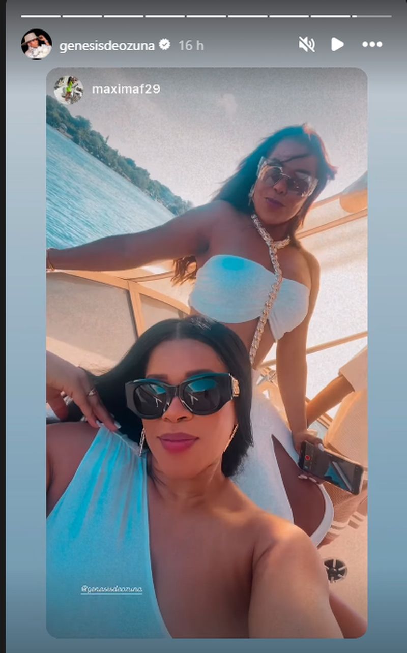 Marcell Ozuna's wife , Genesis, was posing with her friends, Maxima Famila,shared on a social media platform (image credits: instagram/genesisdeozuna)