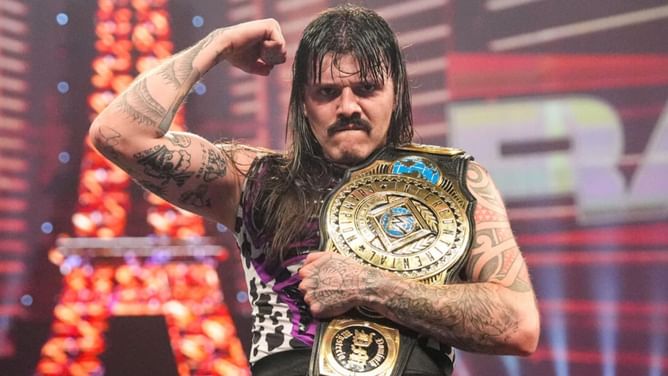 Dominik Mysterio has two-word message after being saved on RAW
