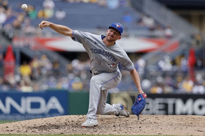 "Internal panic going on" - Sportscaster sends ominous warning about Blue Jays position after overworking Chris Bassitt in Reds loss