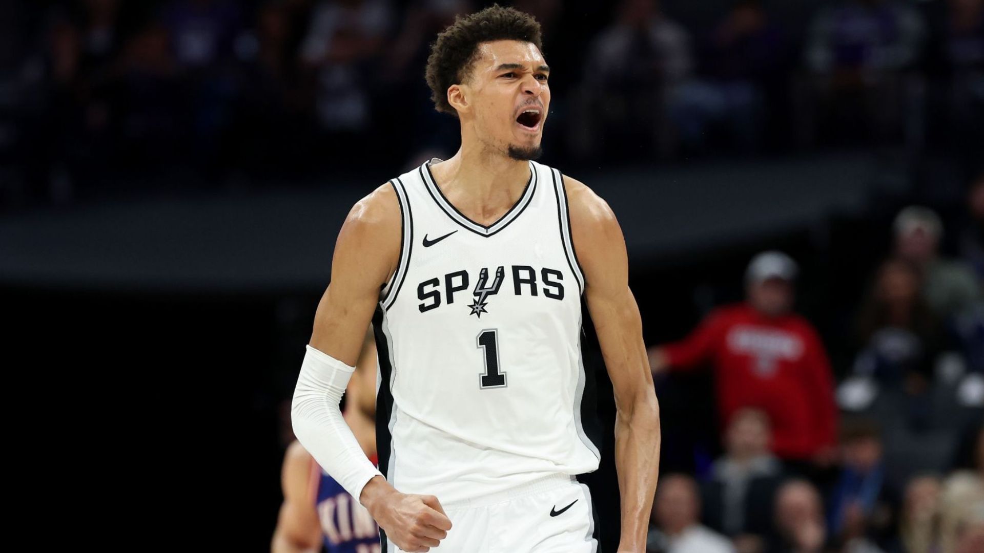 NBA fans react as Victor Wembanyama mercilessly blocks and posterizes high school boy
