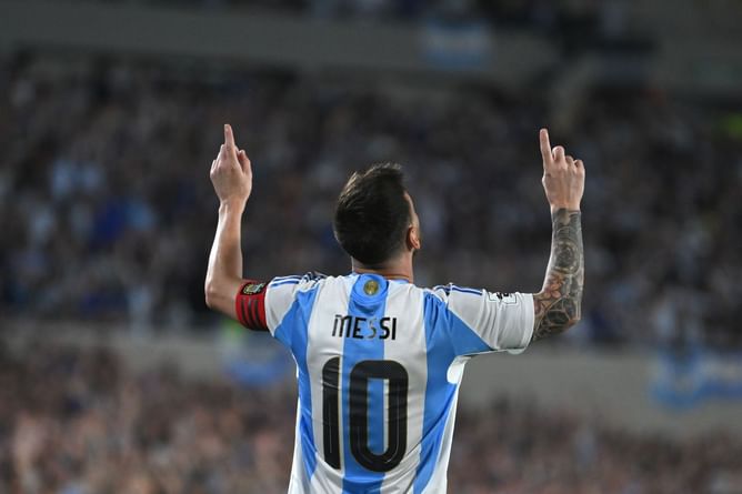 "I always think about it, trying to be in his head" - Lionel Messi's ex-teammate responds when asked if Argentina star will feature at 2026 WC