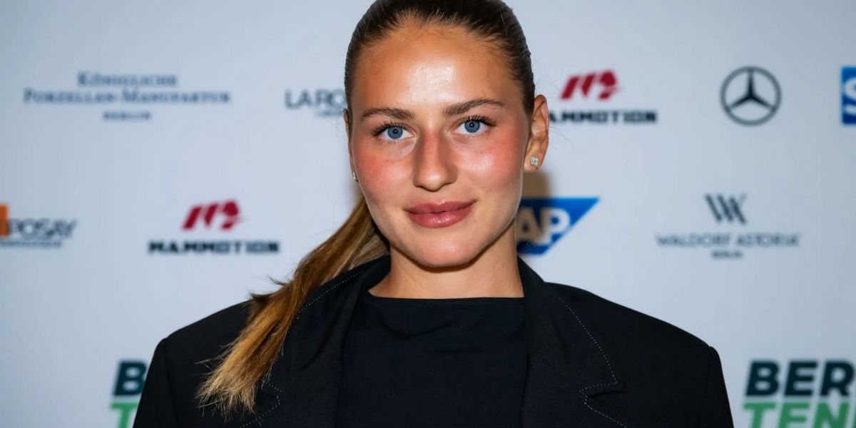 Marta Kostyuk soaks up the sun in blue bikini as she recovers by the ocean (Source: Getty)