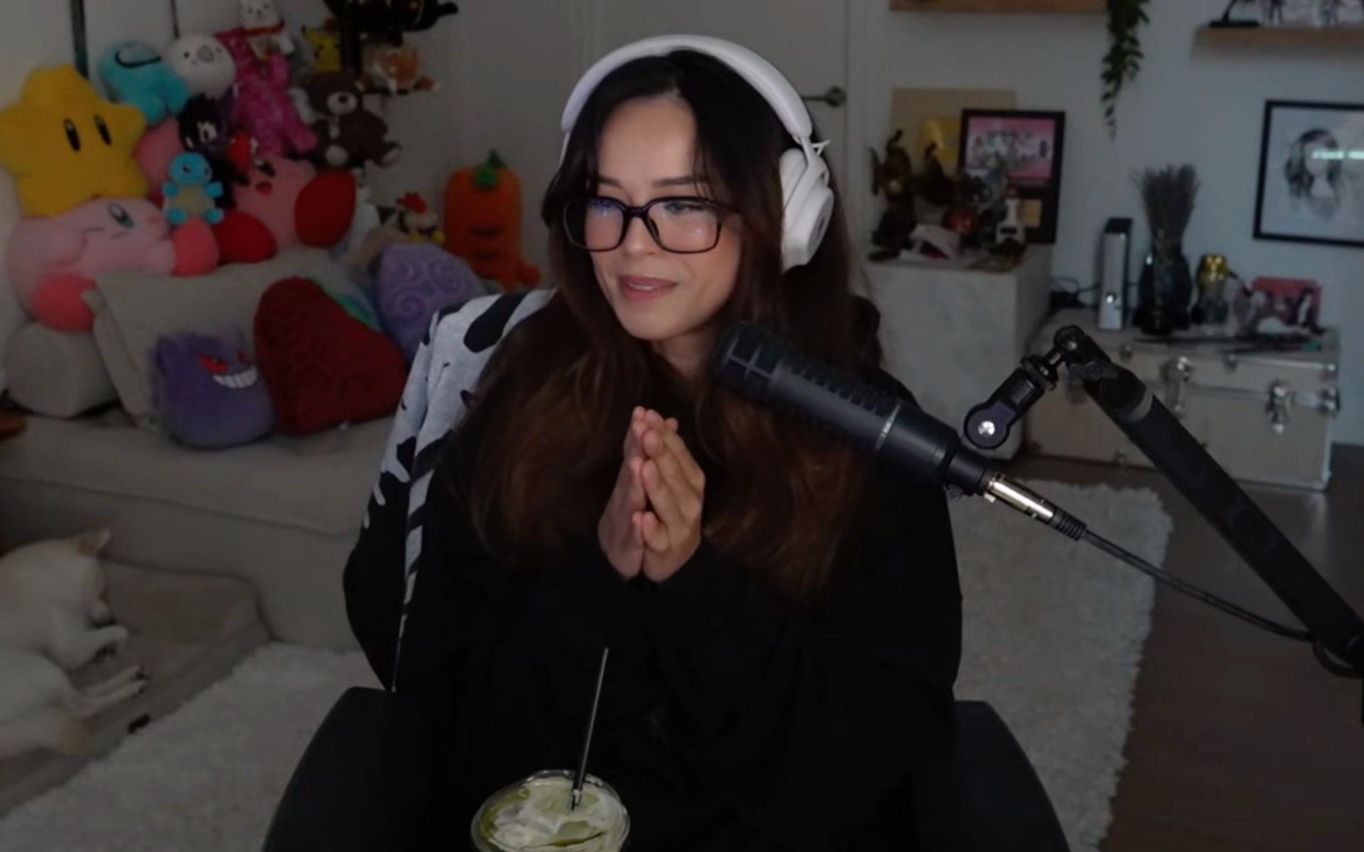 Valkyrae apologizes for 