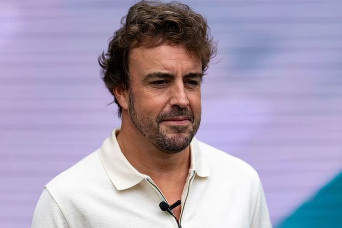 Fernando Alonso shares a witty reaction to his disastrous F1 US GP sprint race