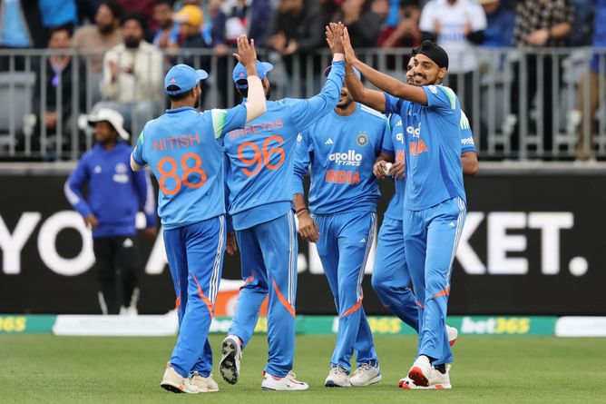 Arshdeep Singh gets big breakthrough of Travis Head for 8 in AUS vs IND 2025 1st ODI [Watch]