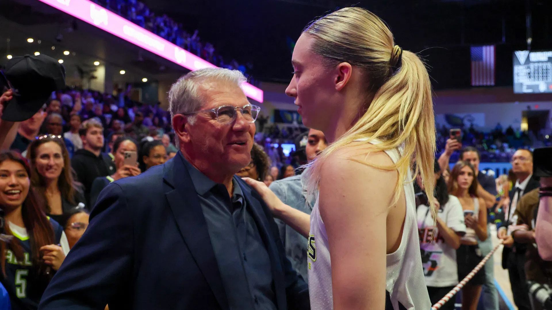 Geno Auriemma Solta o Verbo Sobre o Novo Treinador de Paige Bueckers e Alfineta o Dallas Wings!