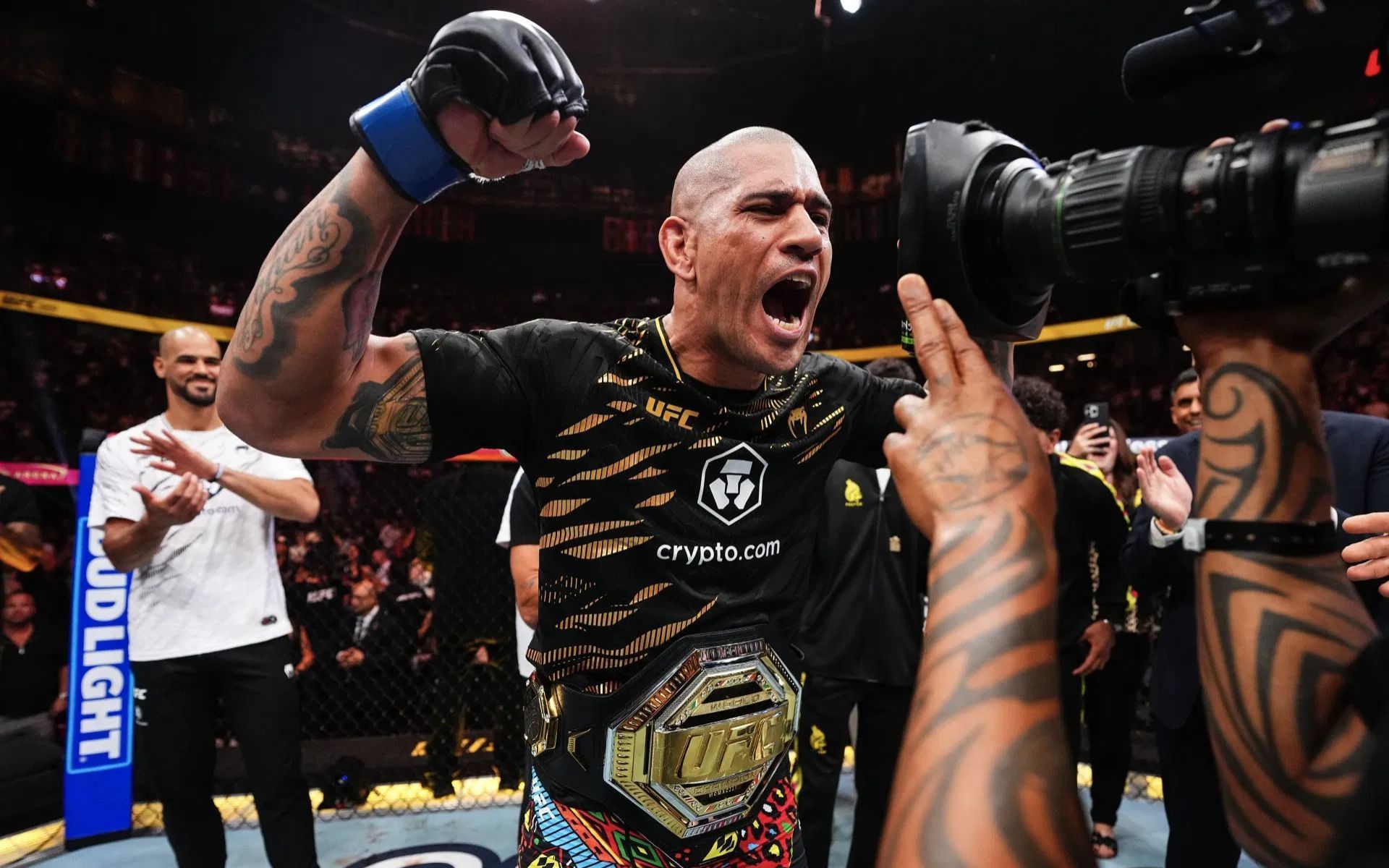Alex Pereira addresses his one-line message to Magomed Ankalaev ahead of UFC 320 bout. [Image courtesy: Getty Images]