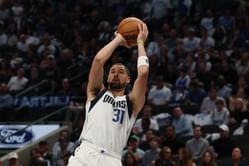 "Needs to retire IMMEDIATELY": NBA Fans Can't Ignore Klay Thompson's Brick Fest in Season Opener