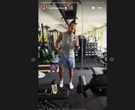 Lewis Hamilton's mirror selfie in a gym - Source: @lewishamilton via Instagram