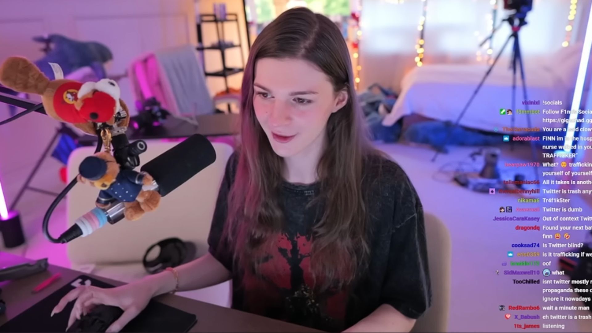 F1nn5ter has been under some criticism latley (Image via F1nn5terLIVE/YouTube) 