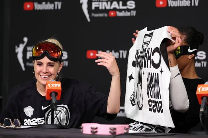 "Men should not be allowed to be head coaches in the WNBA" - Stephen A. Smith pushes for Becky Hammon to coach in NBA after cementing legacy with Aces