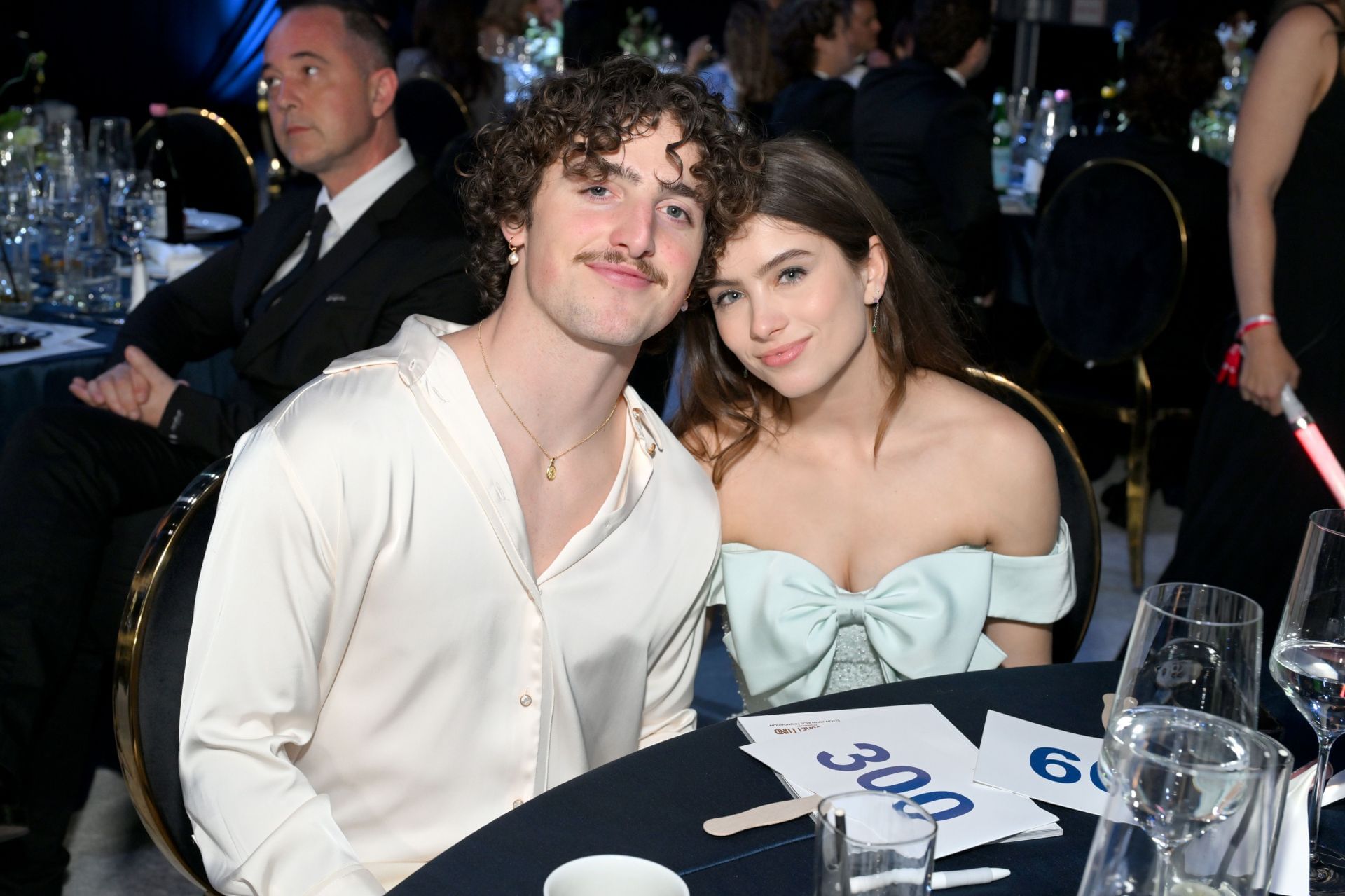 Benson Boone and Maggie Thurmon at Elton John AIDS Foundation&#039;s 32nd Annual Academy Awards Viewing Party (Image via Getty)