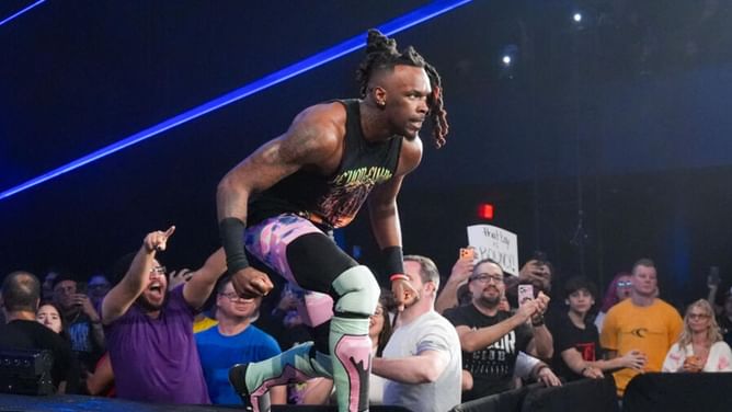 Je'Von Evans canceled major non-WWE appearance for SmackDown match