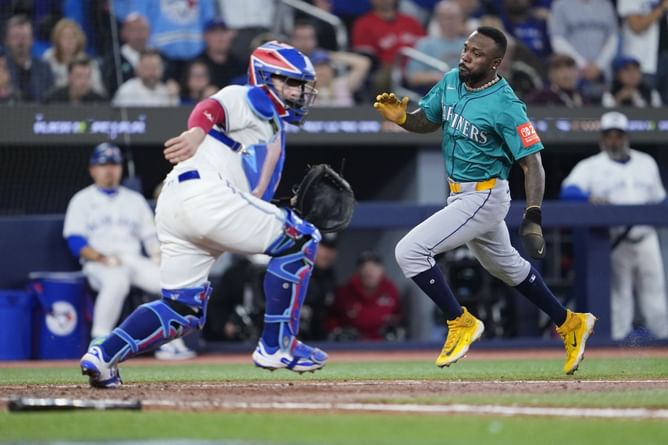 "Thanks for the heartbreak" - Mariners fans worry World Series dream may end against Blue Jays in ALCS Game 7