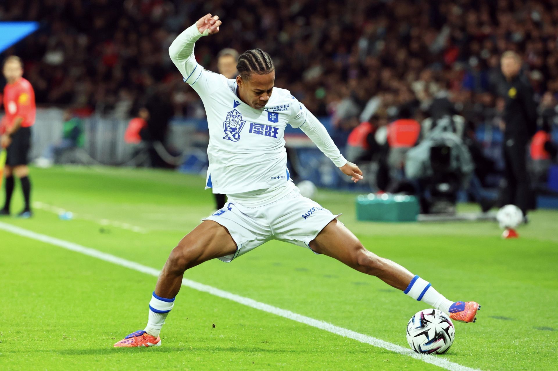 Paris Saint-Germain FC v AJ Auxerre - Ligue 1 McDonald