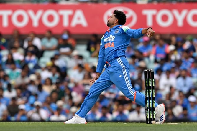 Kuldeep Yadav’s delivery goes the other way to castle Mitchell Starc for first wicket in AUS vs IND 2025 ODIs [Watch]