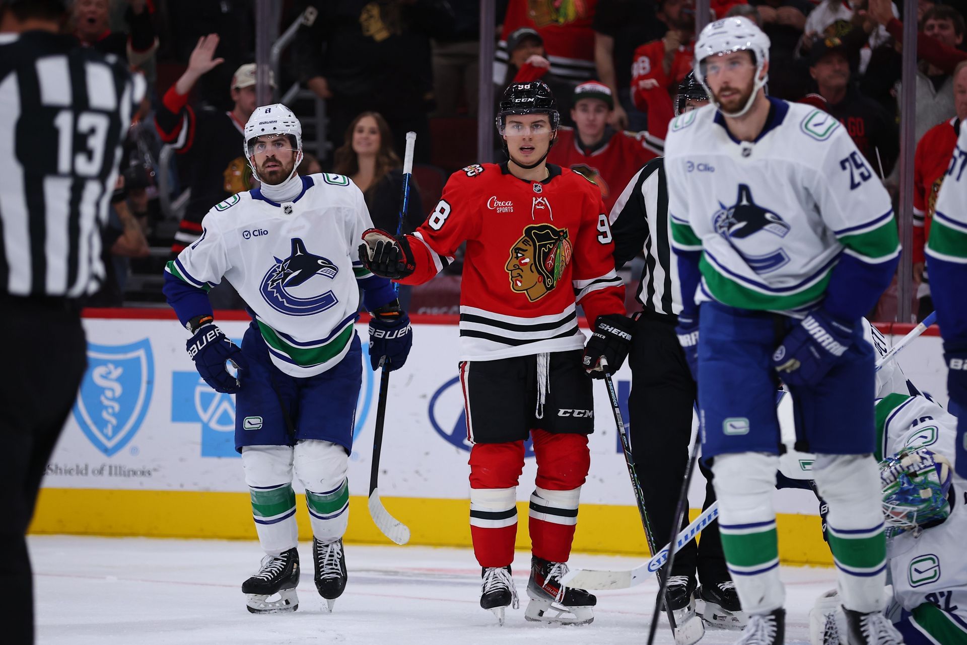 NHL: OCT 17 Canucks at Blackhawks - Source: Getty
