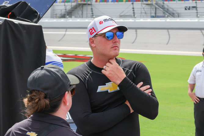 Fans aren't convinced by Austin Hill taking center stage at Las Vegas as NASCAR insider shares his top five Xfinity picks