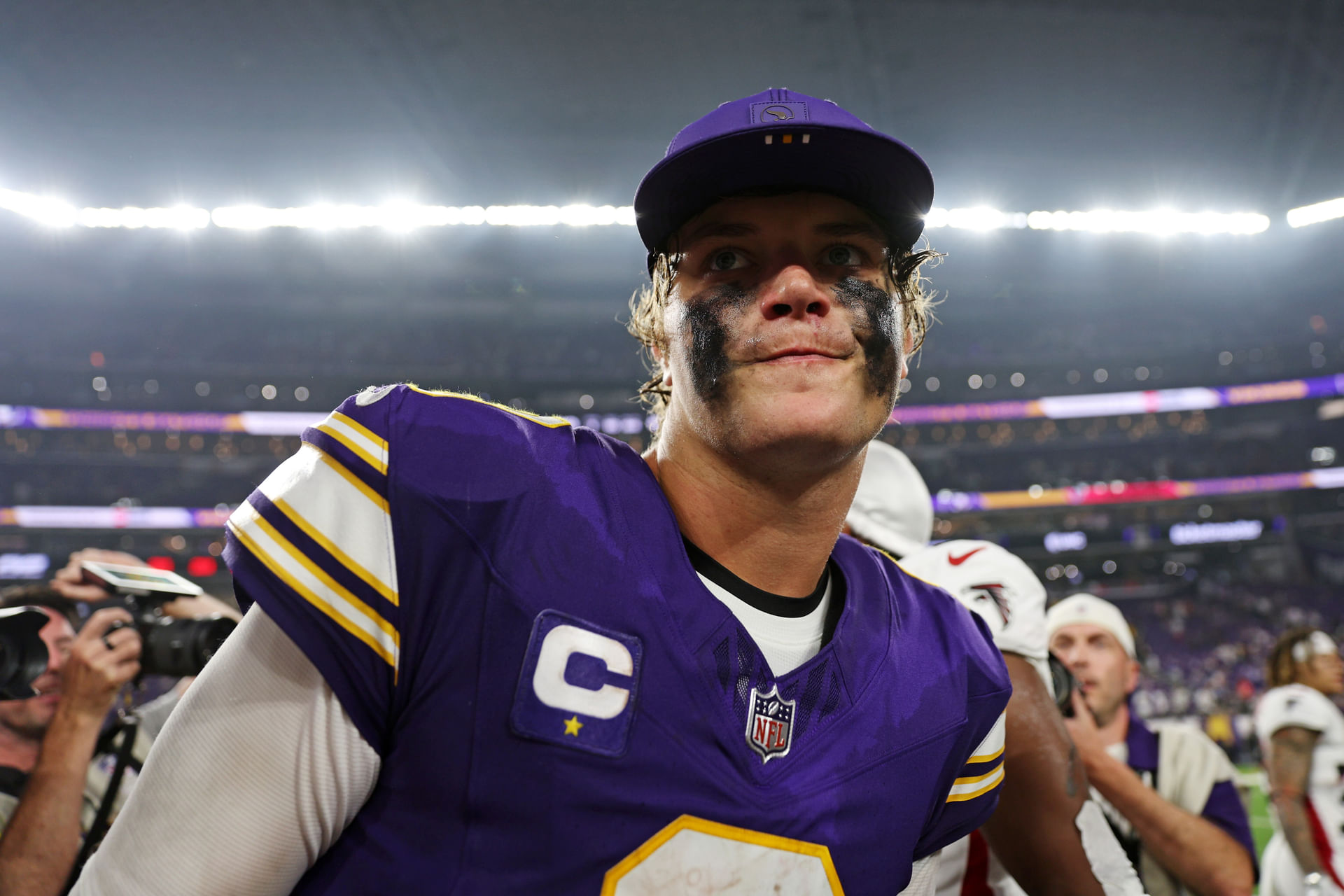 NFL insider provides key update on J.J. McCarthy’s injury timeline ahead of Week 8 game vs. Chargers