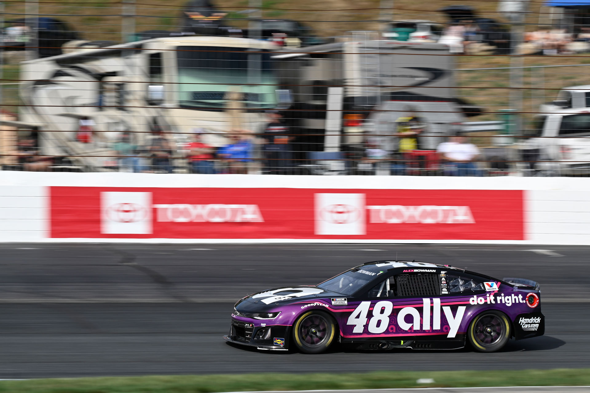 Alex Bowman drives the #48 Chevrolet Camaro for Hendrick Motorsports - Source: Imagn