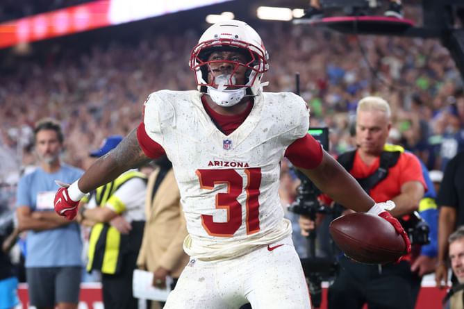 NFL legend Kurt Warner comes to Emari Demercado's defense after Cardinals RB faces backlash over costly fumble