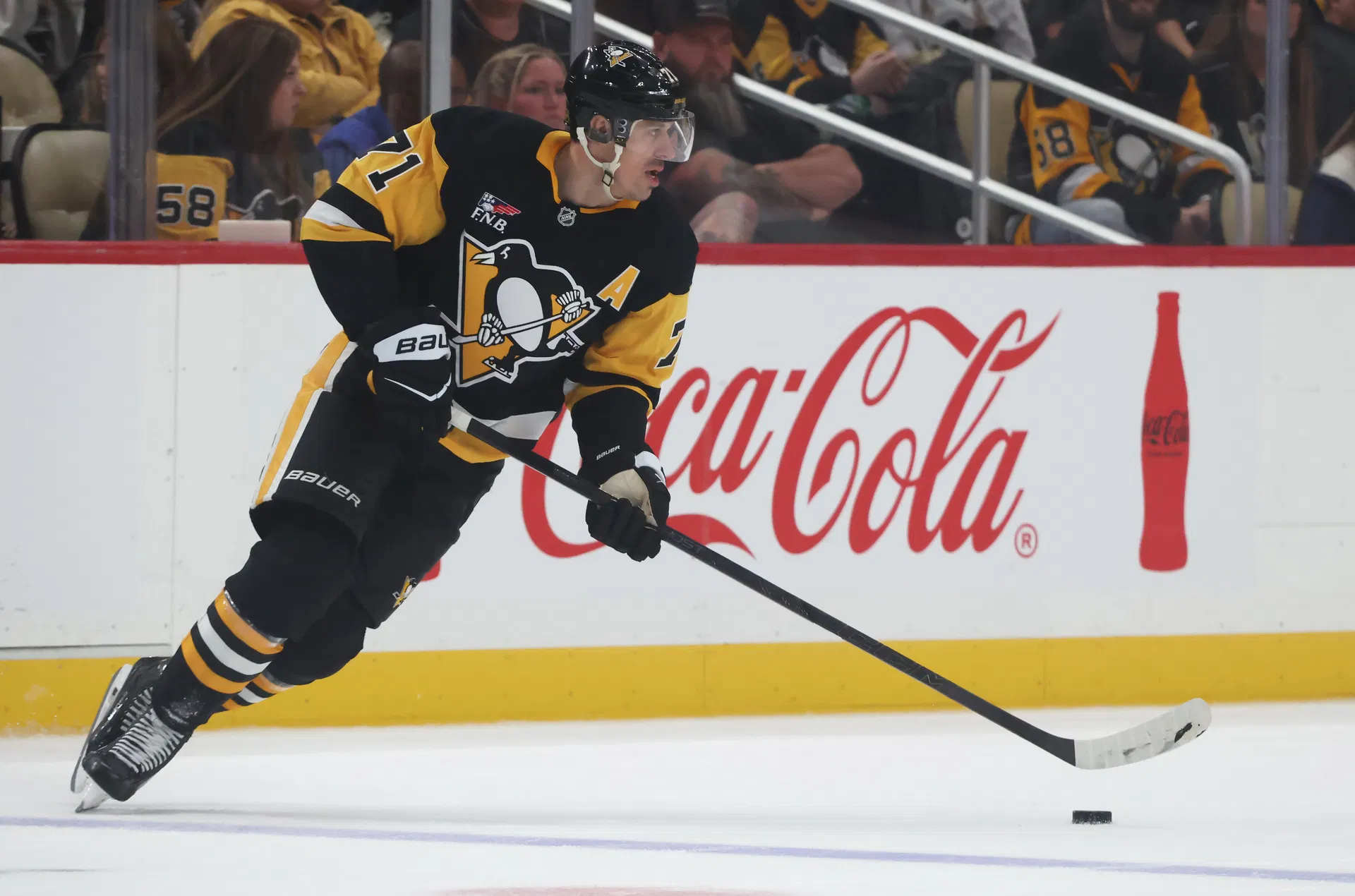 Evgeni Malkin is 39 - Source: Imagn