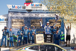 “Denny Hamlin is Darth Vader”: Kenny Wallace reacts to the ‘Good vs. Evil’ crowd reaction after Chase Elliott’s wild Kansas win