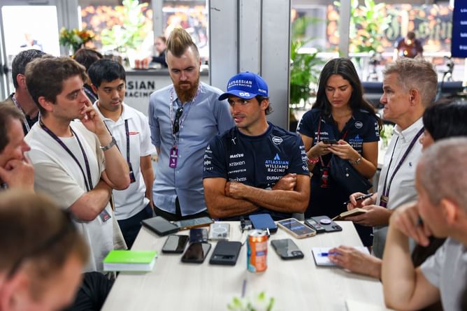 Carlos Sainz softens stance after ‘spicy girlfriends’ comment adds unexpected twist to F1 criticism