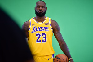 "LeBron James has sciatica, huh?": Injury Analyst Doctor boasts after calling out Lakers superstar's deadlift technique from 57 days ago