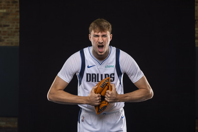"He did not sit out one drill": Klay Thompson can't stop raving about Cooper Flagg's limitless commitment in first Mavericks pracitce