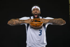 Is Anthony Davis playing tonight against OKC Thunder? Latest update on Dallas Mavericks All-Star amid eye surgery recovery (Oct. 6)