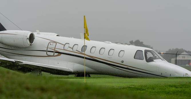 Private jet crashes onto 17th Hole at Seneca Golf Course after sliding off runway