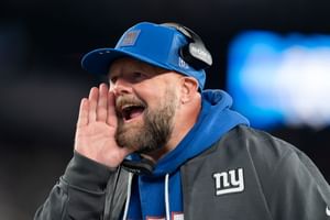 Giants HC Brian Daboll makes his thoughts known after yelling at DC Shane Bowen on sideline in 33-32 loss to Broncos