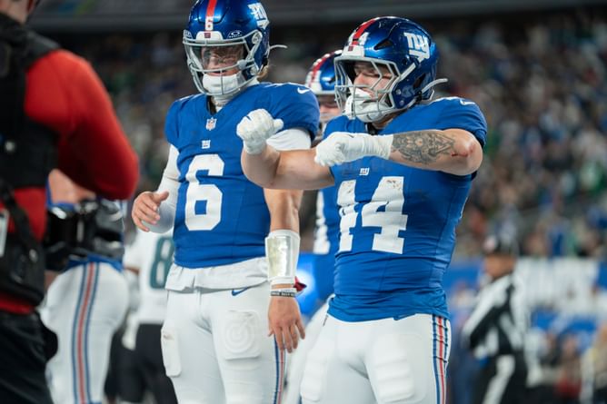 WATCH: Video of Jaxson Dart's meltdown goes viral after Cam Skattebo suffers devastating injury vs. Eagles