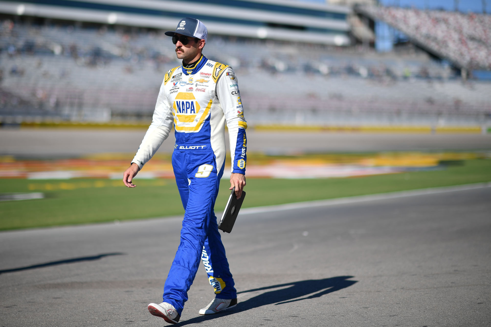 Chase Elliott (9) during qualifying for the South Point 400 at Las Vegas Motor Speedway - Source: Imagn