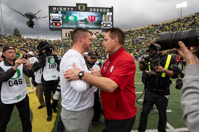 "Biggest frauds," "Money doesn't solve everything": CFB fans roast Dan Lanning and Oregon after devastating loss to Curt Cignetti's Indiana