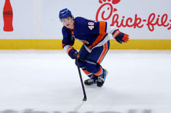 Winnipeg Jets HC Scott Arniel shockingly compares 18-year-old Matthew Schaefer to $54,000,000 Avalanche superstar