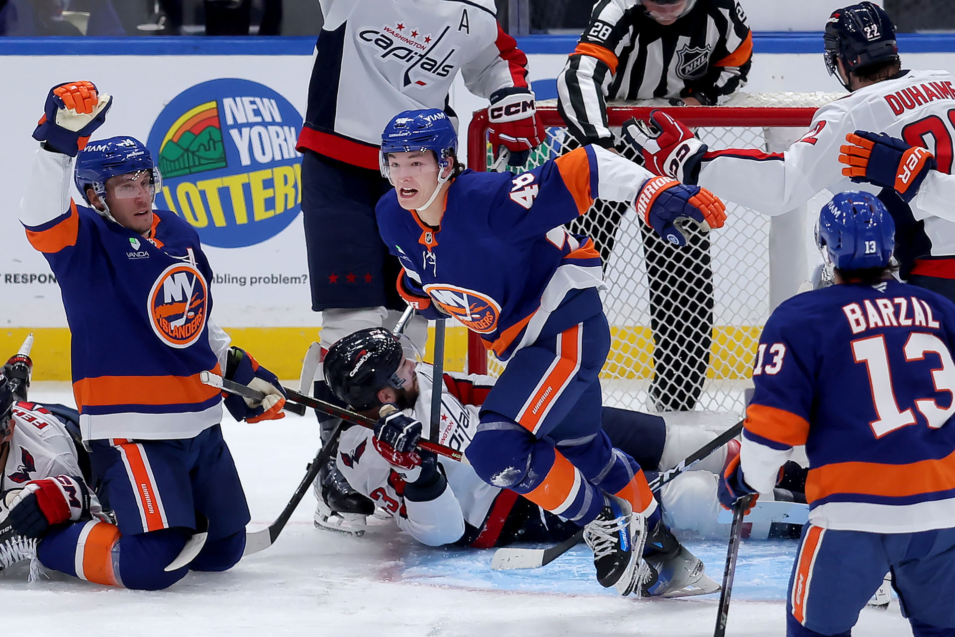 NHL: Washington Capitals at New York Islanders - Source: Imagn
