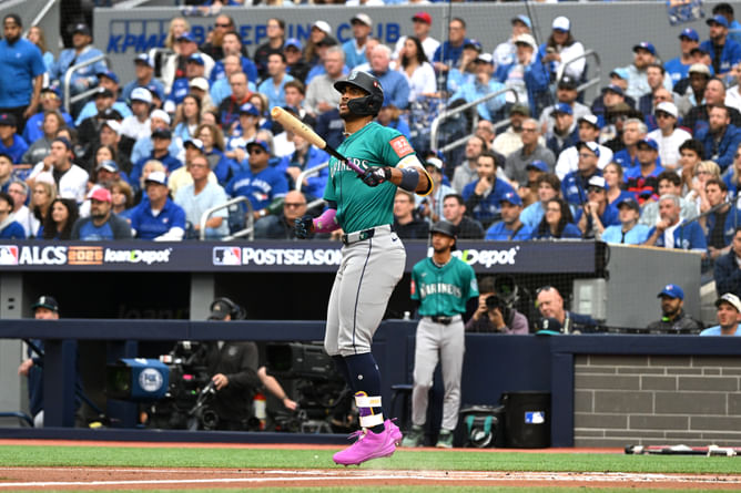 Today’s Best MLB Home Run Prop Bets: Top 3 including Julio Rodriguez, Teoscar Hernandez, and more for October 15, 2025
