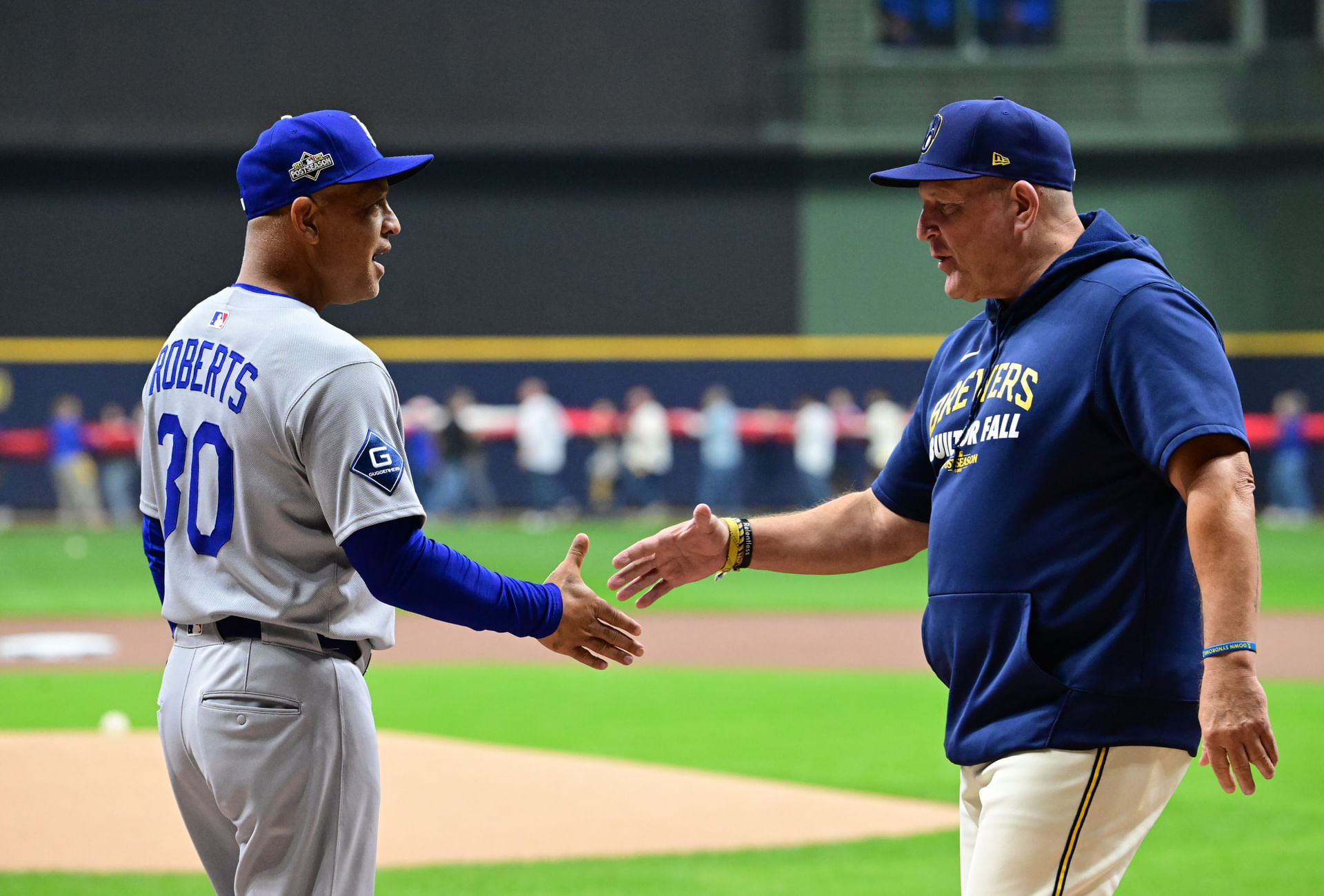  “Really bizarre move for the manager” - Fans mock Brewers’ Pat Murphy for pre-Game 1 NLCS dig at Dodgers