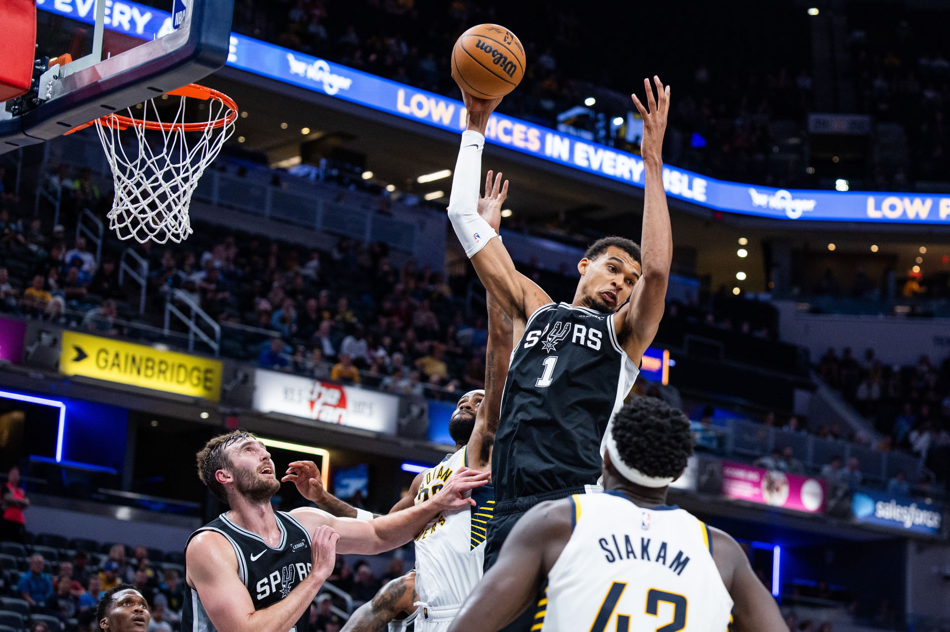 NBA: Preseason-San Antonio Spurs at Indiana Pacers - Source: Imagn