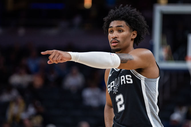 Dylan Harper's dad steps in with heartfelt clarification amid fans' outrage over Spurs rookie rocking Kawhi Leonard's number