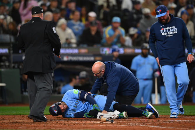 "Sounded like a trash can being hit" - Fans show support as Mariners crowd cheer George Springer getting plunked, recalling controversial Astros past