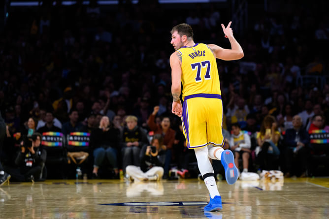 Top 5 opening night games in Lakers history