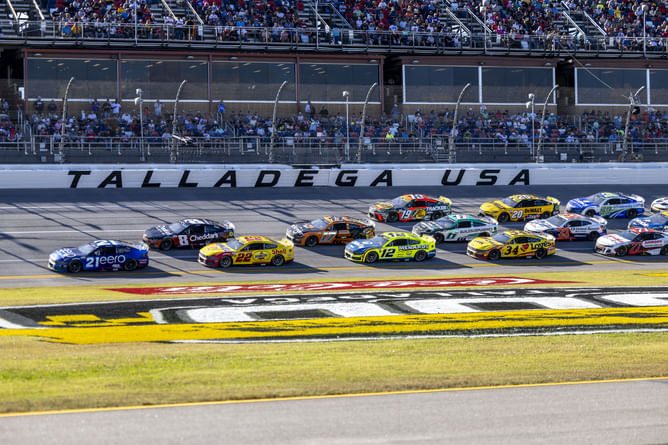 “It’s nice level of unknown”: NASCAR analyst says 2025 title has no ‘clear-cut favorite’ with Penske team’s uncertainty