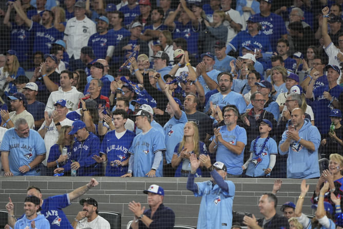 "Living rent free in their heads" - Fans buzz as Jays supporters erupt with “F* the Yankees” chant after historic World Series clench