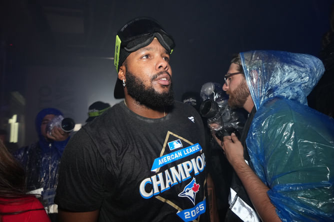 Maple Leafs and Devils HCs raves about Blue Jays superstar Vladimir Guerrero Jr - "Whole team feeds off it"