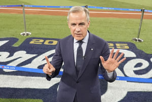 “The Carney curse has doomed them” - Fans react as Canadian Prime Minister Mark Carney hangs out with Blue Jays ahead of World Series